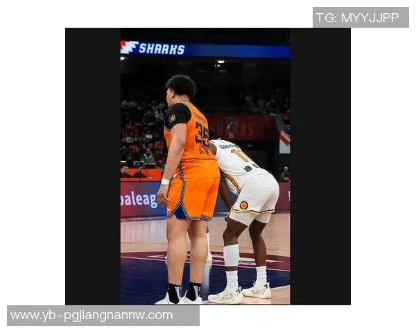 怀特闪耀全场29分钟内高效砍下30分7板9助助球队获胜