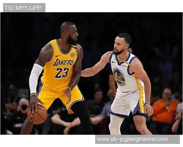 勒布朗带领湖人逆袭费城勇士终结连胜势头再创辉煌